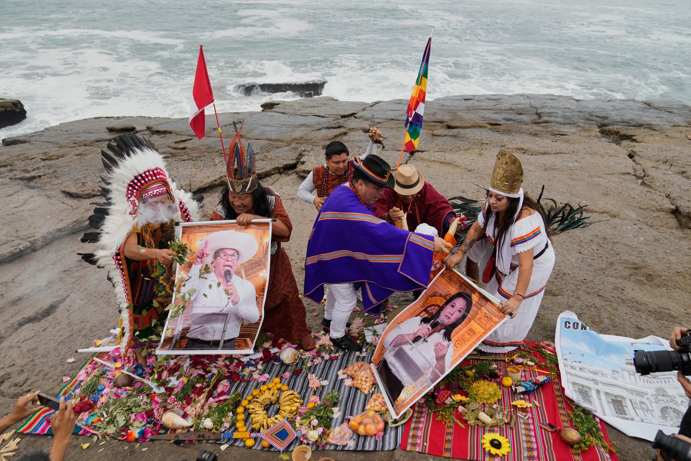 Peruvian shamans perform a blessing ritual ahead of a presidential runoff | iNFOnews.ca