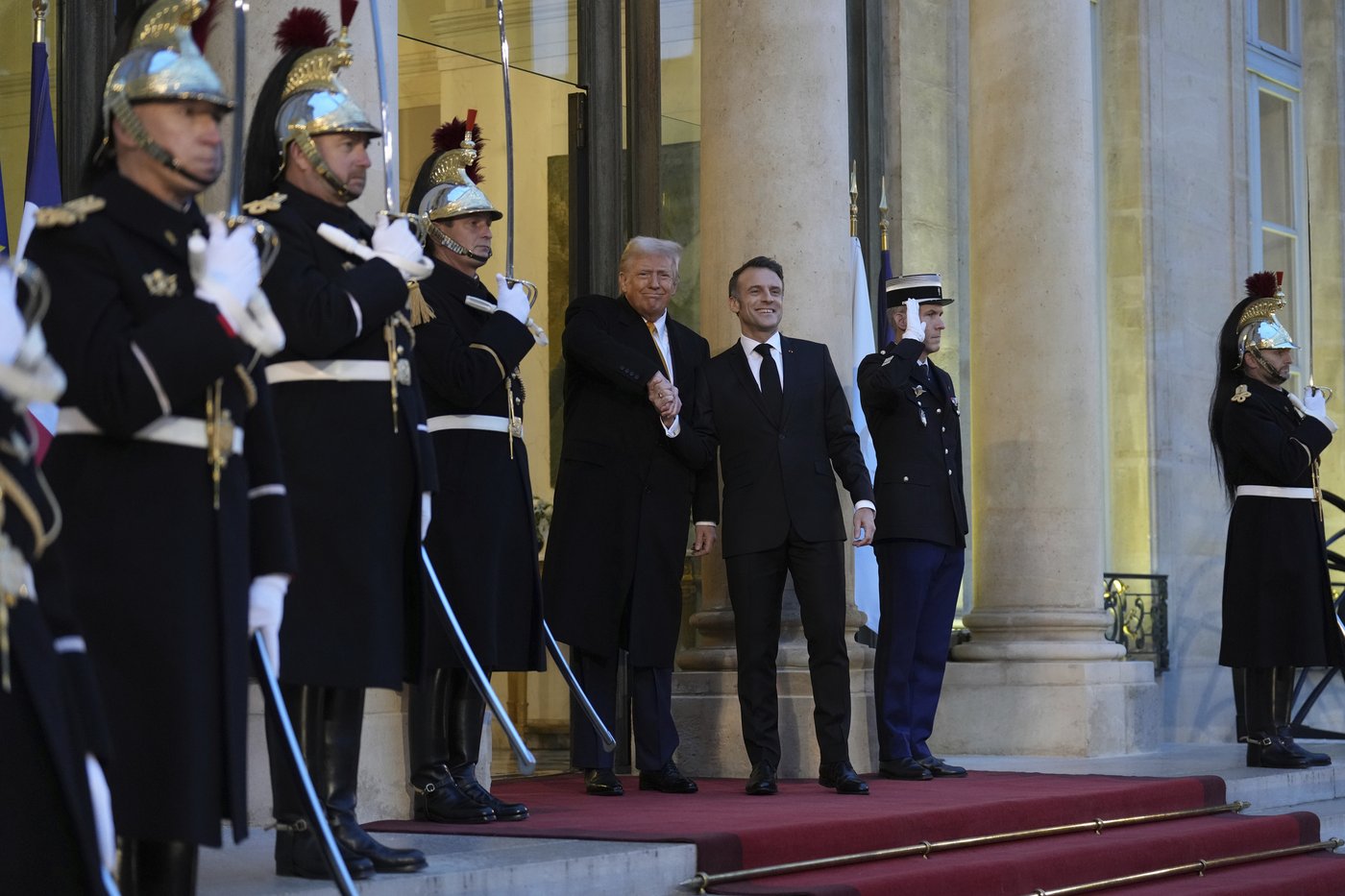Trump is welcomed by Macron to Paris with presidential pomp and joined by Zelenskyy for their talks | iNFOnews.ca