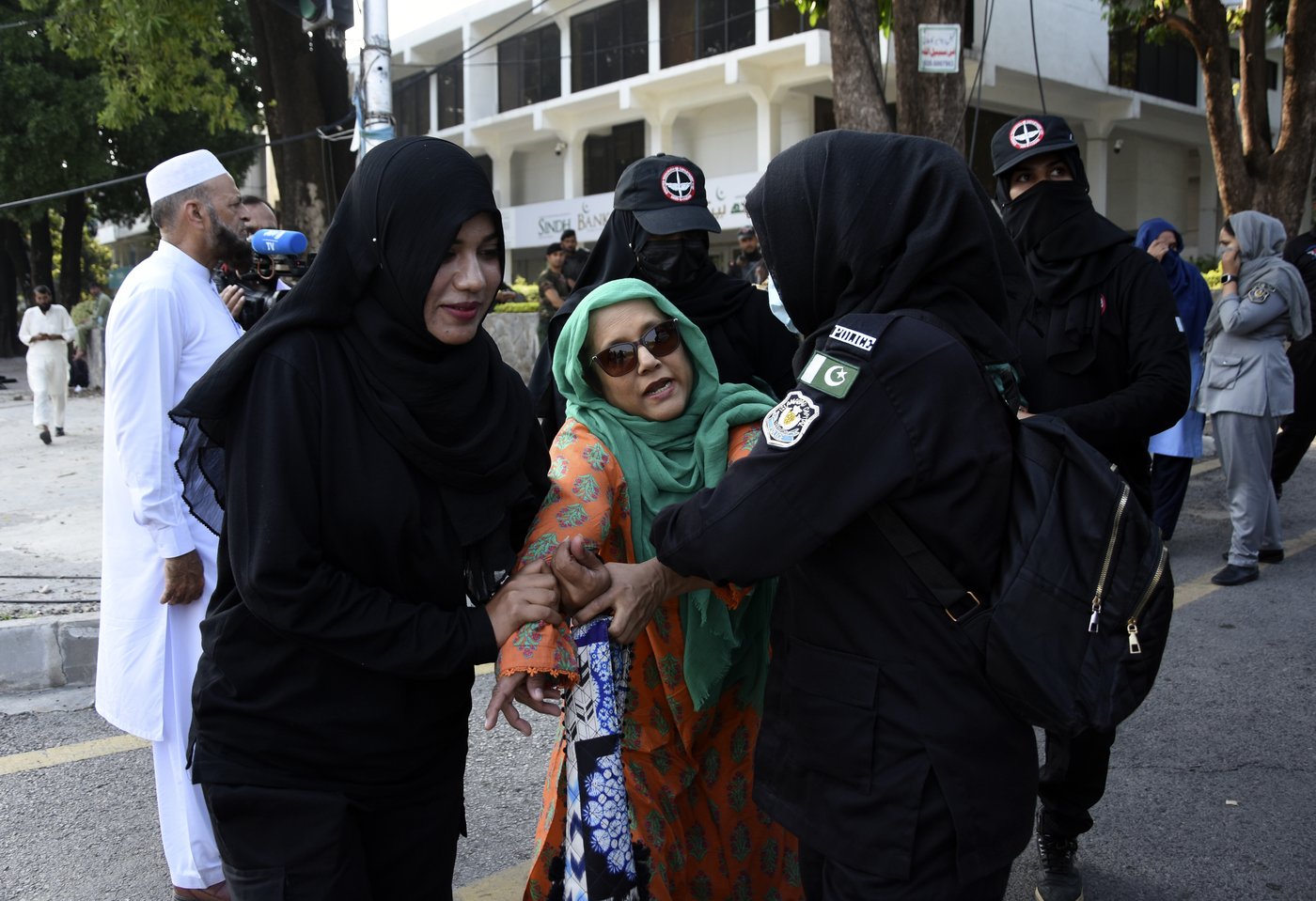 Pakistan capital locked down to thwart a rally to support ex-leader Imran Khan | iNFOnews.ca