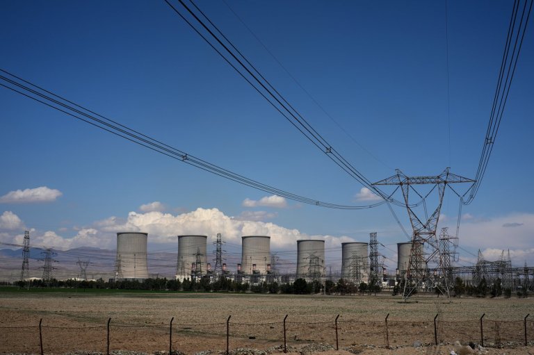 Iranians fear power outages and further attacks as Trump's deadline nears | iNFOnews.ca