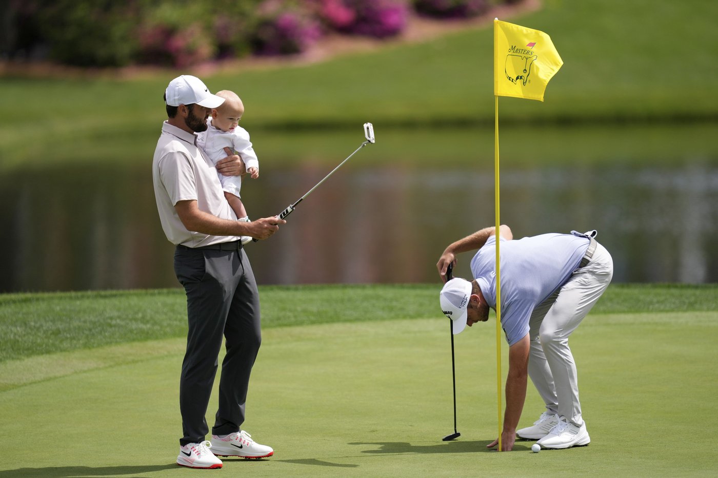 Jordan Spieth's 3-year-old son and 89-year-old Gary Player make memories at Masters Par 3 Contest | iNFOnews.ca