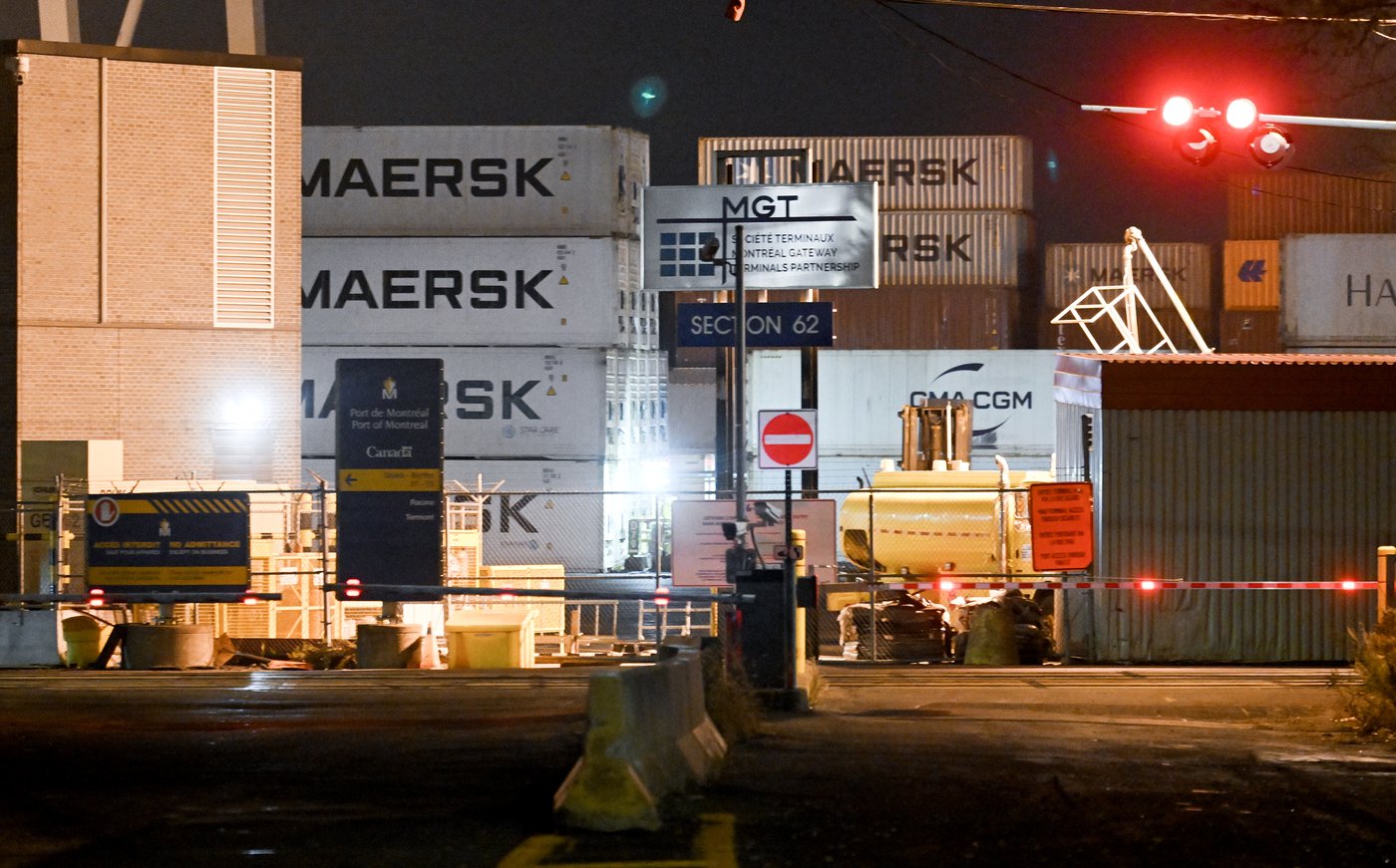 Lockout begins at port as Montreal dockworkers reject latest offer | iNFOnews.ca