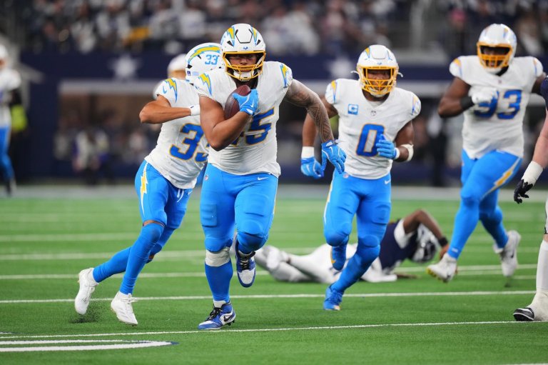 Chargers have cap space to be aggressive in retaining pass rush trio of Tuipulotu, Mack and Oweh | iNFOnews.ca