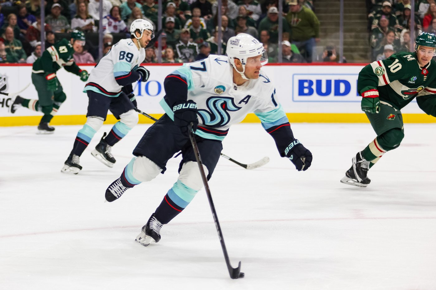 Wild beat skidding Kraken 5-2 for 4th straight win, setting up showdown with Stars | iNFOnews.ca Wild beat skidding Kraken 5-2 for 4th straight win, setting up showdown with Stars | iNFOnews.ca