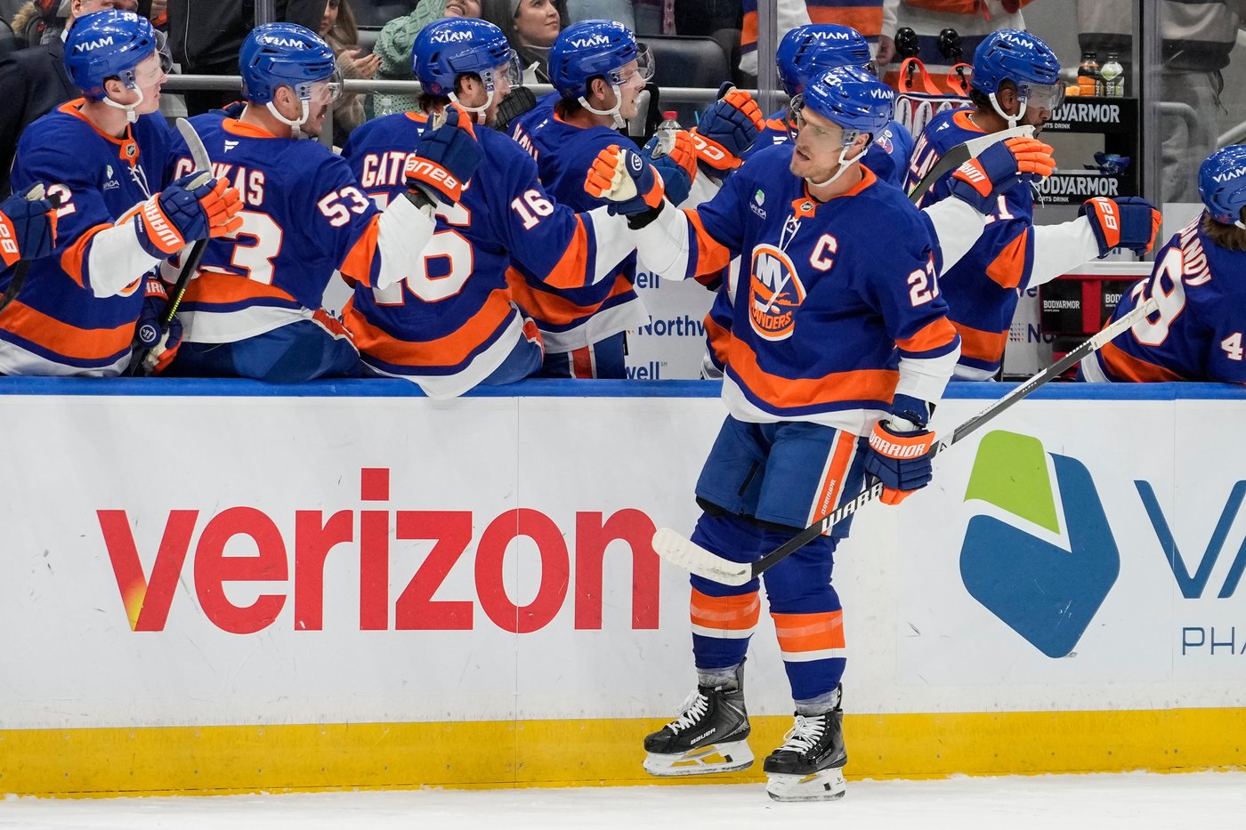 Anders Lee scores twice as Islanders beat Ducks 5-2 | iNFOnews.ca