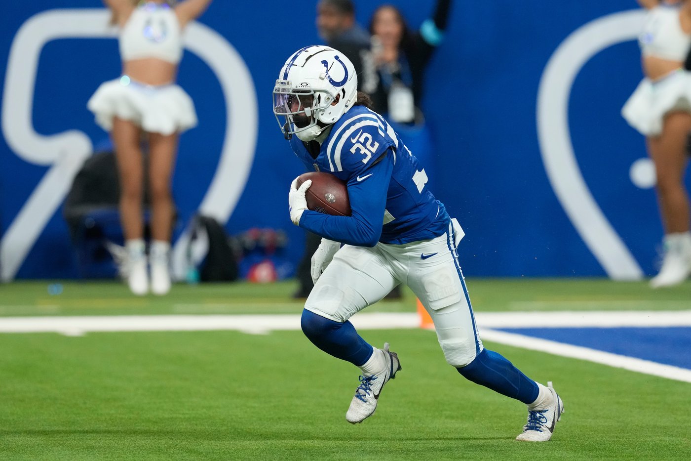 Saints add veterans in defensive end Jonathan Bullard and safety Julian Blackmon as camp opens | iNFOnews.ca
