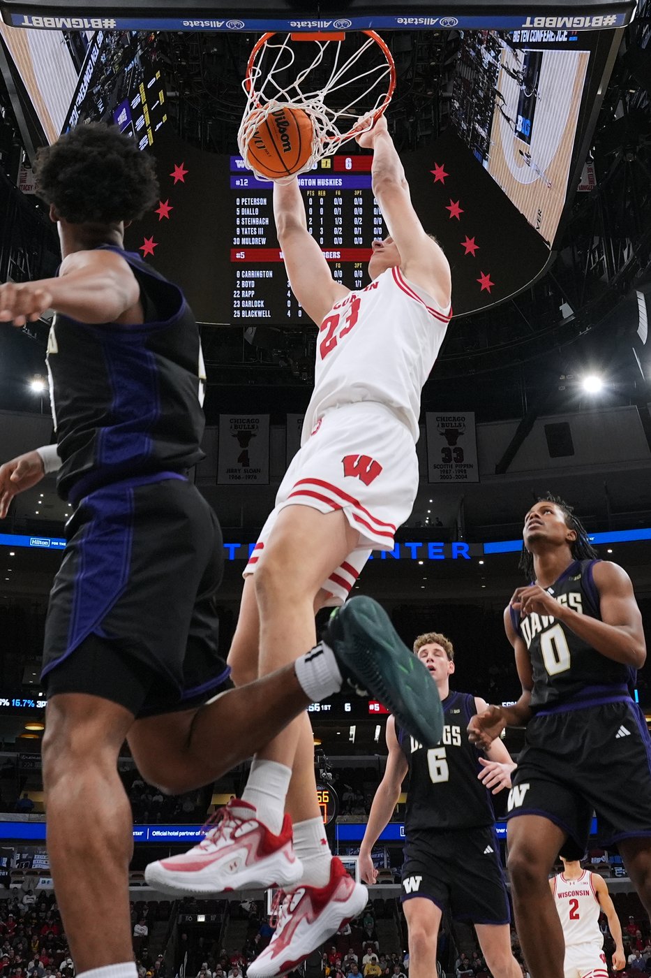 Blackwell scores 34, No. 23 Wisconsin holds off Washington 85-82 to advance to Big Ten quarterfinals | iNFOnews.ca
