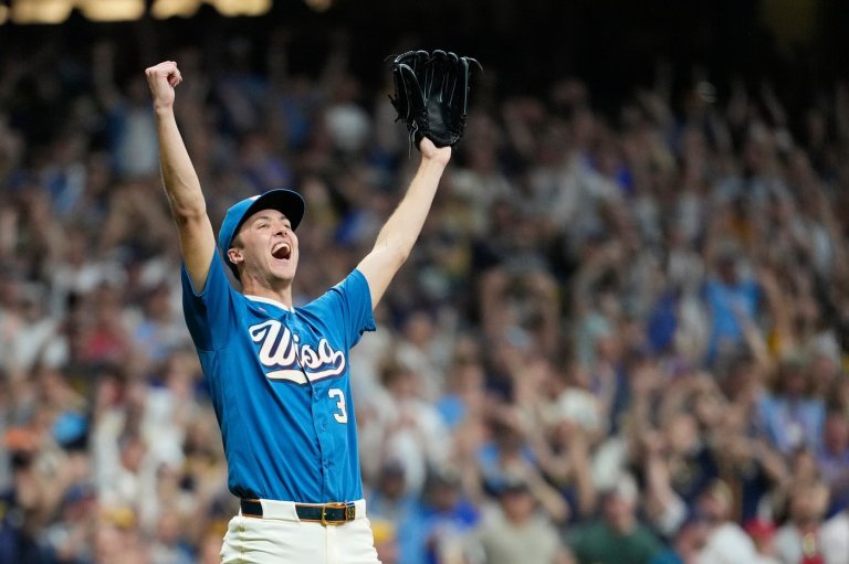 Brewers' Misiorowski dominates Phillies with a 15-strikeout, one-hit complete-game gem | iNFOnews.ca
