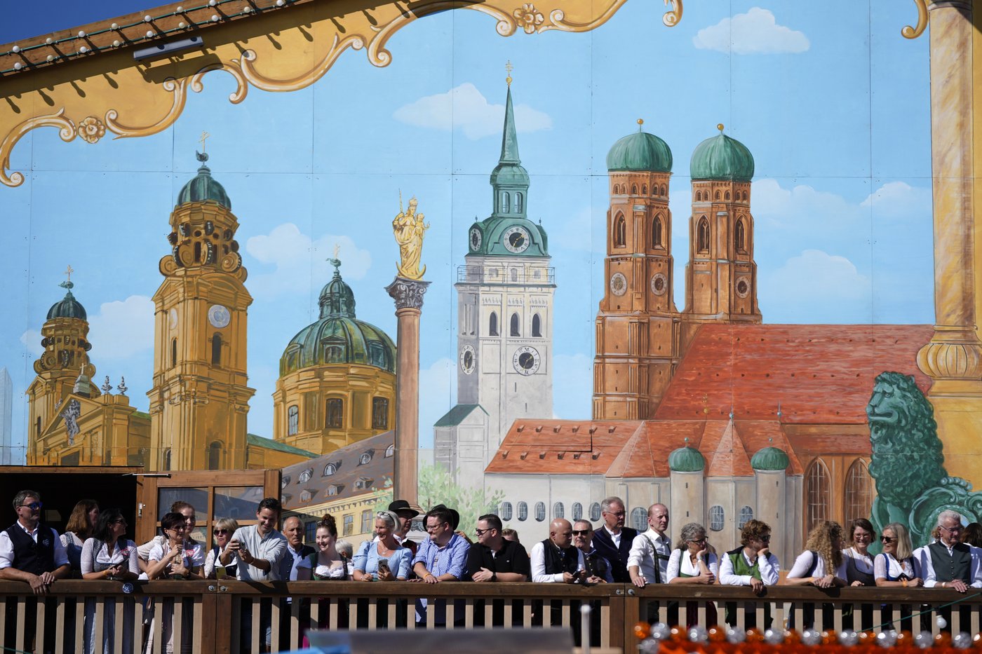 Beer and merriment flow at the 189th Oktoberfest in Munich | iNFOnews.ca Beer and merriment flow at the 189th Oktoberfest in Munich | iNFOnews.ca
