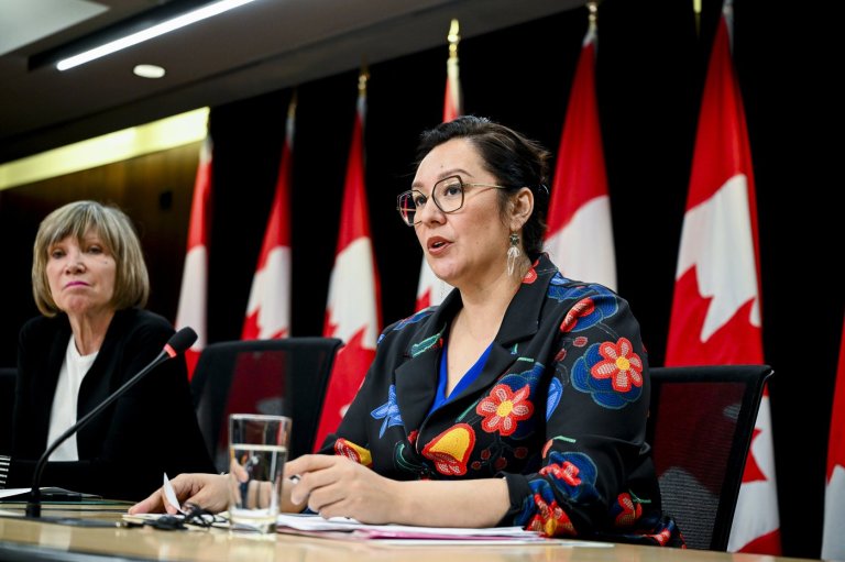 Fire-ravaged First Nations community accuses Ottawa of denying it federal aid | iNFOnews.ca