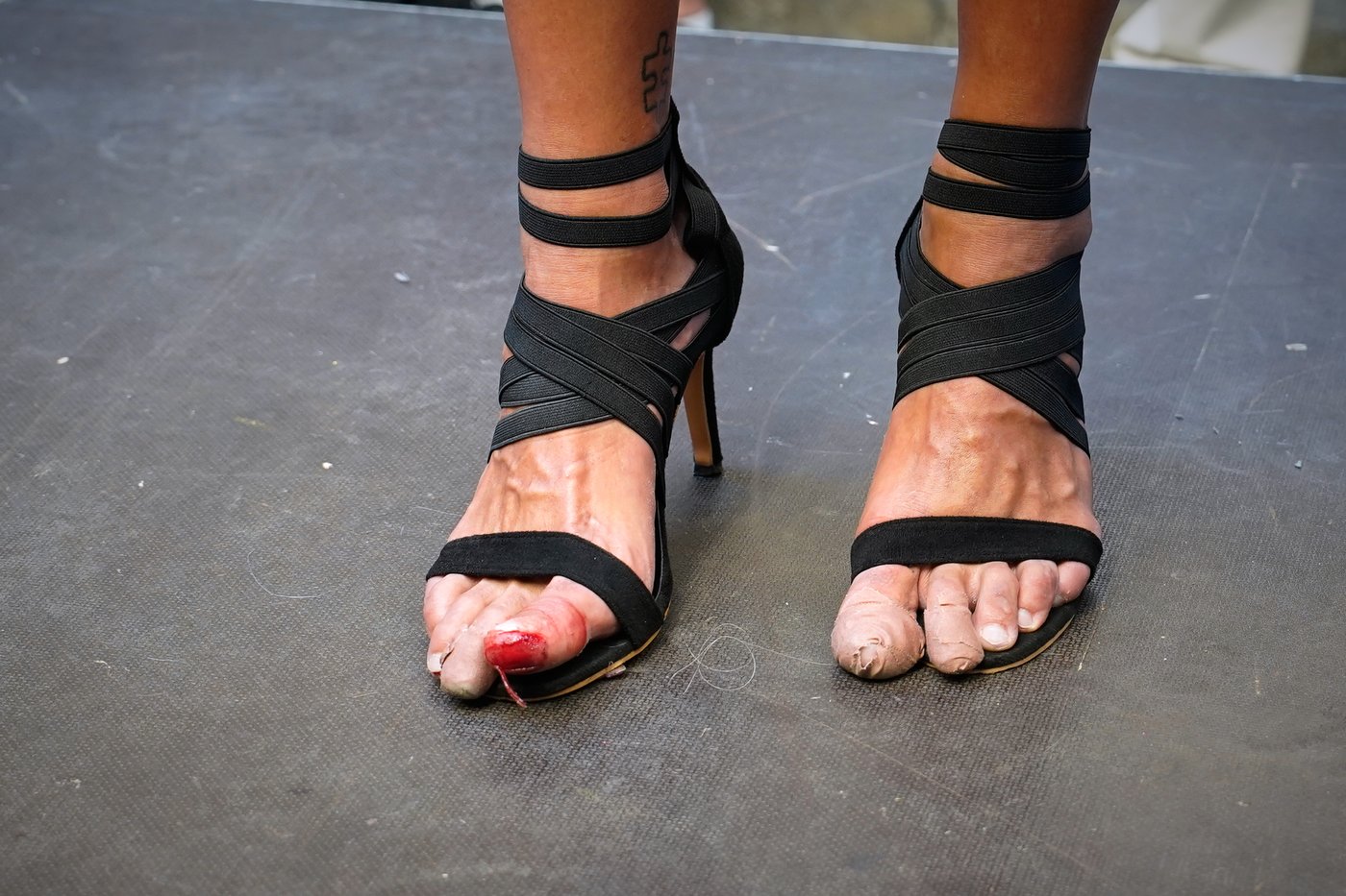 People race through Madrid in high heels during Pride, in photos | iNFOnews.ca