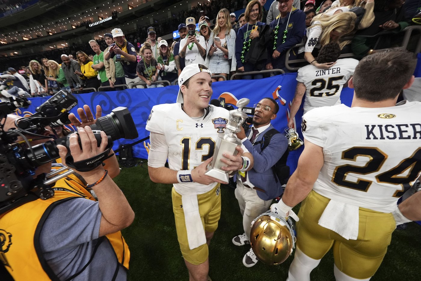 Notre Dame beats Georgia 23-10 to reach CFP semifinals | iNFOnews.ca