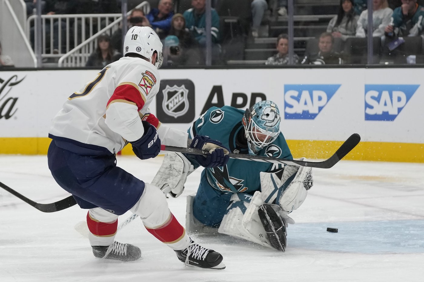 Aaron Ekblad scores in return from injury in the Panthers' 7-2 victory over the Sharks | iNFOnews.ca