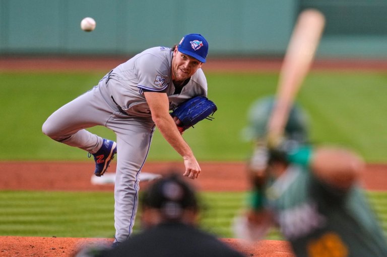 Blue Jays rookie pitcher Trey Yesavage has successful knee surgery | iNFOnews.ca