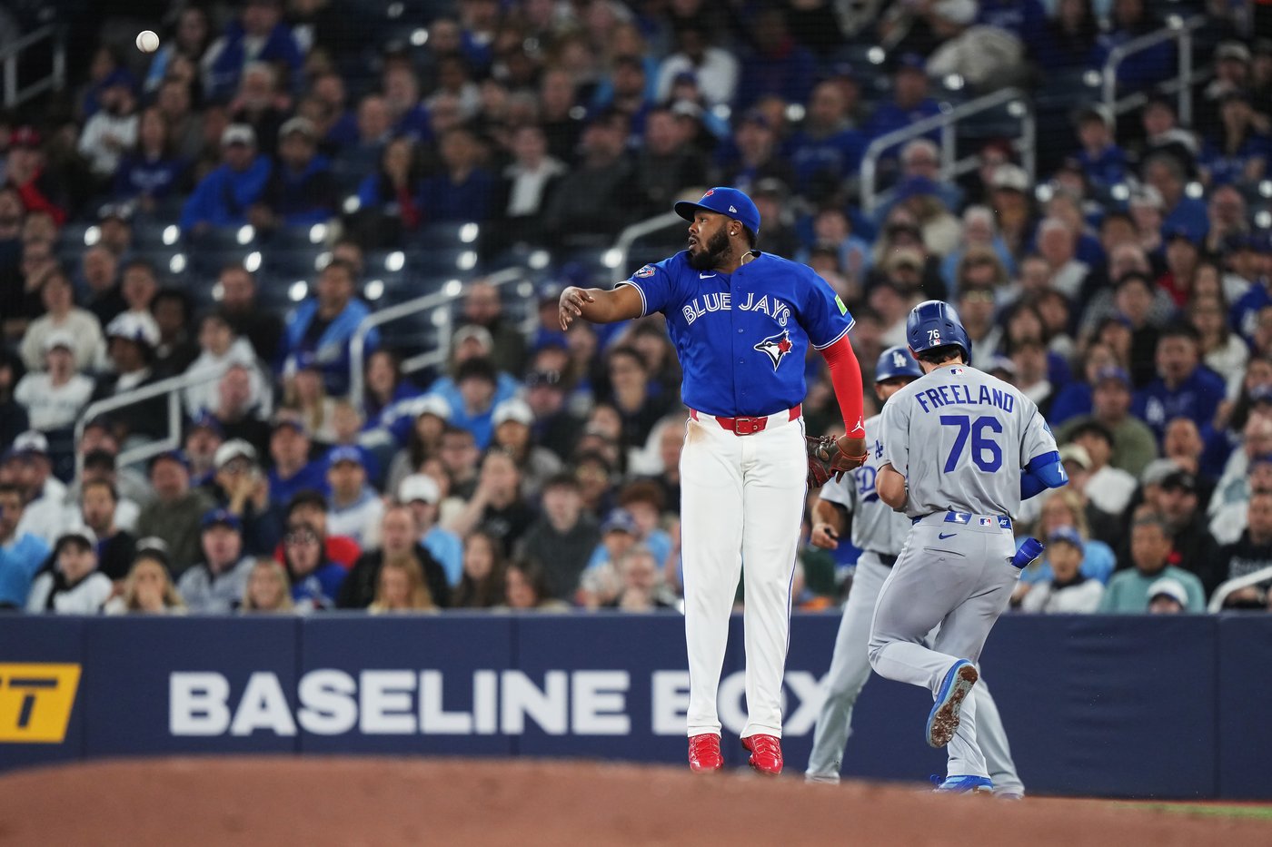 Yamamoto in form as Dodgers top Blue Jays 4-1 to hand Toronto its sixth loss in a row | iNFOnews.ca Yamamoto in form as Dodgers top Blue Jays 4-1 to hand Toronto its sixth loss in a row | iNFOnews.ca