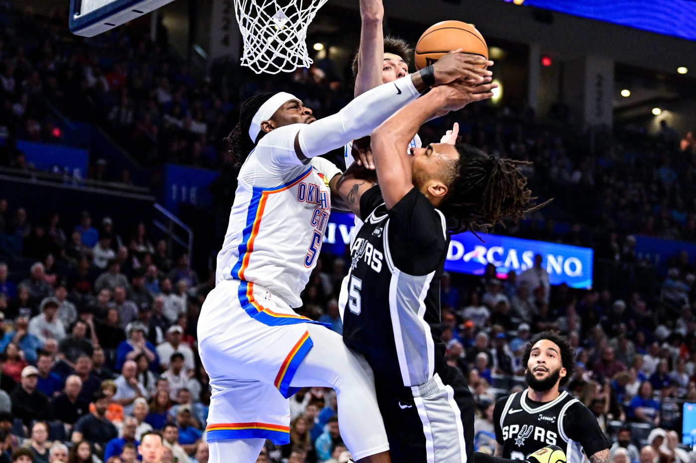 Spurs beat Thunder 117-102 for 3rd win over defending NBA champs in 2 weeks | iNFOnews.ca Spurs beat Thunder 117-102 for 3rd win over defending NBA champs in 2 weeks | iNFOnews.ca