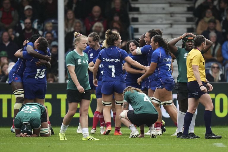 France scrapes past Ireland to reach Women's Rugby World Cup semifinals | iNFOnews.ca