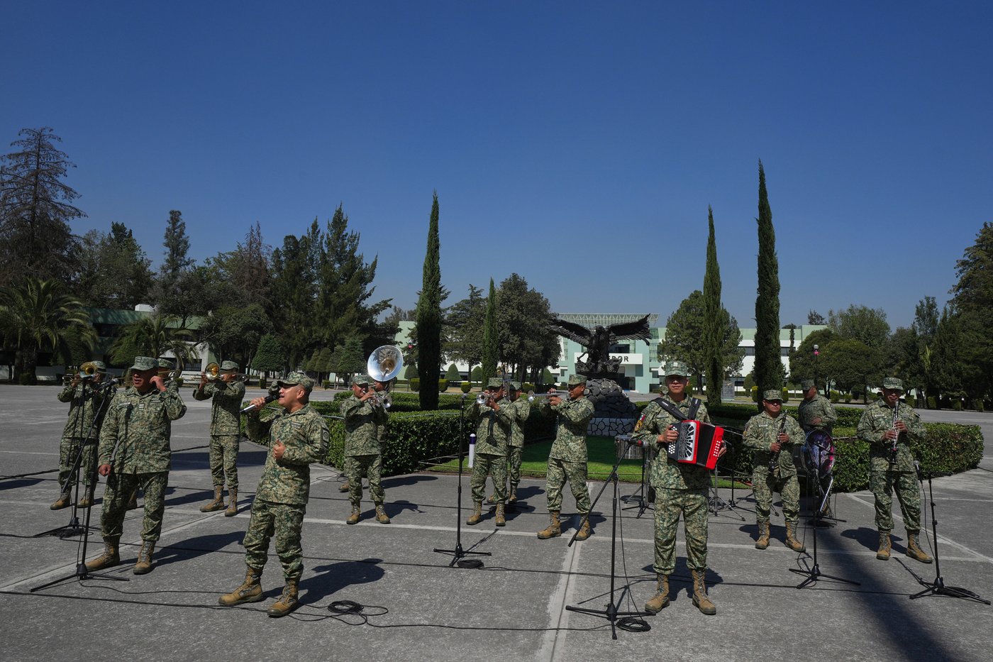 Meet the Mexican soldier trying to revamp a musical genre accused of glorifying cartels | iNFOnews.ca