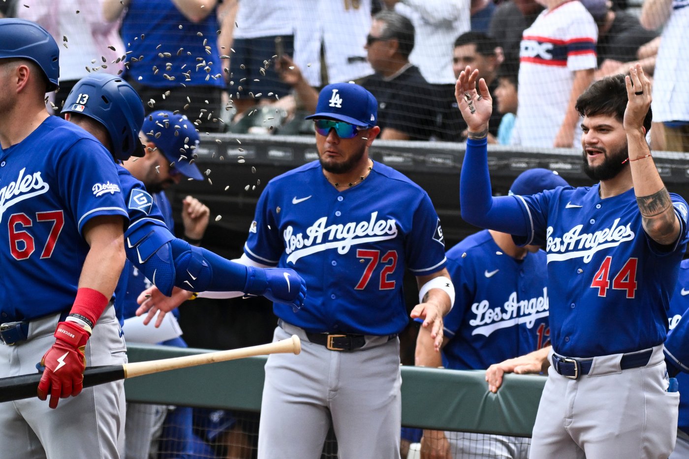 Yoshinobu Yamamoto carries no-hit bid into 9th as Dodgers beat White Sox 7-1 | iNFOnews.ca