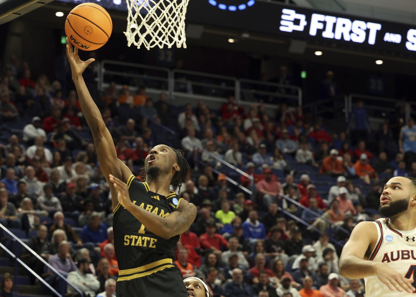 Love and March Madness: Amarr Knox and fiancee DaKiyah Sanders shine at historically Black schools | iNFOnews.ca