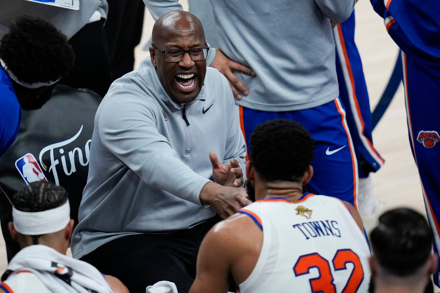 Jalen Brunson scores 30 and Knicks finish on 11-0 run, steal Game 1 from Spurs with 105-95 win | iNFOnews.ca