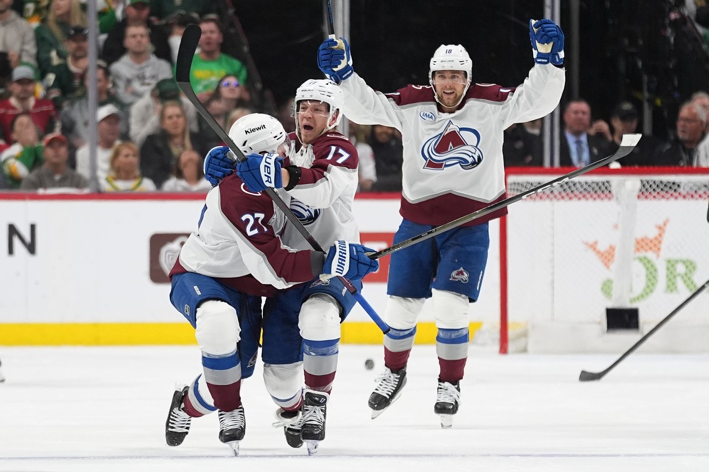 Avalanche bounce back to beat the Wild 5-2 and take a 3-1 lead in the series | iNFOnews.ca