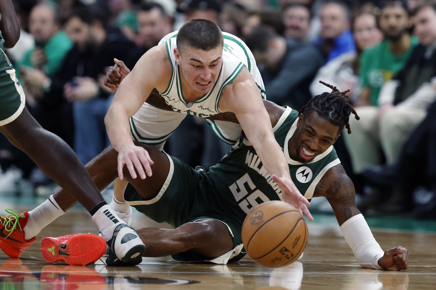 Jaylen Brown scores 30 points, Payton Pritchard makes 8 3s as Celtics beat Bucks 119-108 | iNFOnews.ca