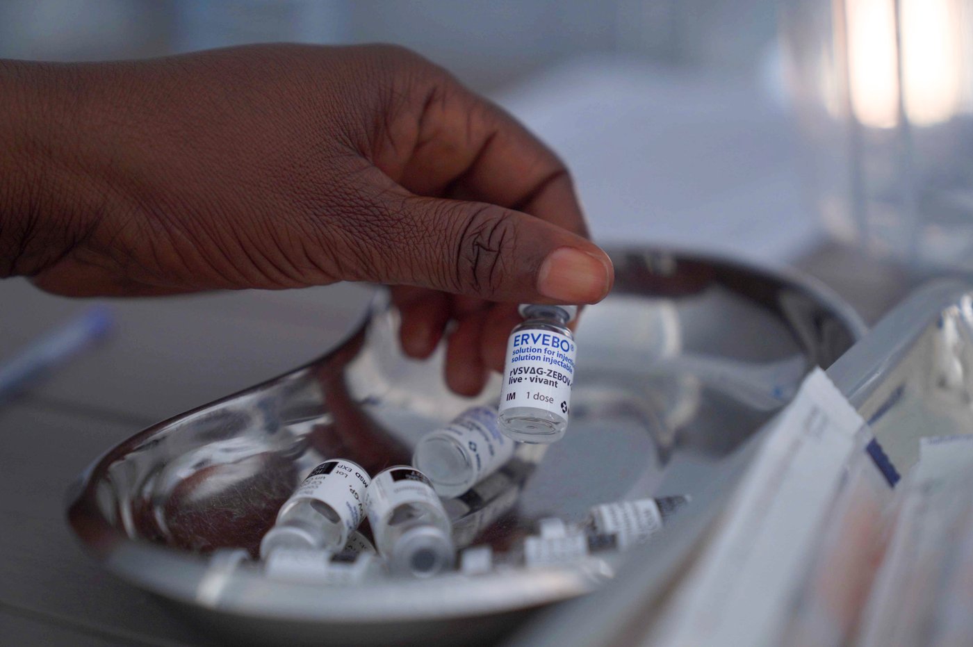 Congo begins Ebola vaccinations for health workers in the epicenter of the outbreak | iNFOnews.ca Congo begins Ebola vaccinations for health workers in the epicenter of the outbreak | iNFOnews.ca