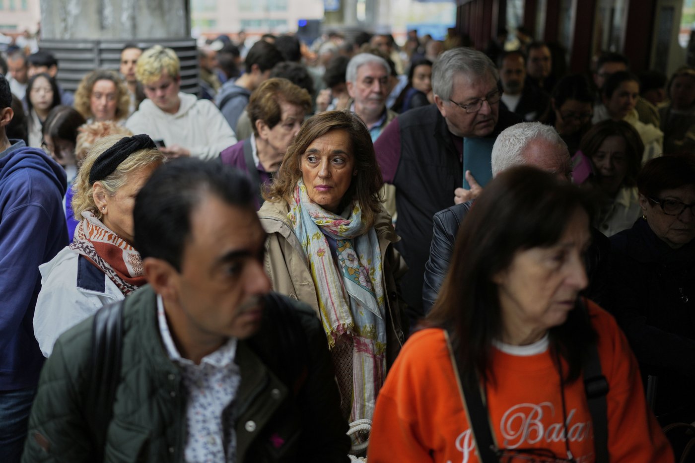 Cable theft in Spain delays thousands of high-speed rail passengers | iNFOnews.ca Cable theft in Spain delays thousands of high-speed rail passengers | iNFOnews.ca