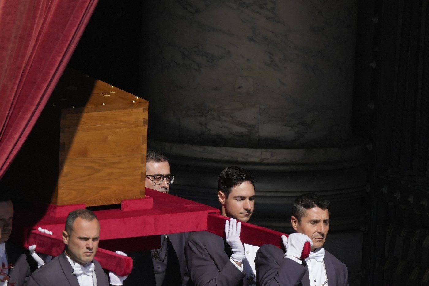 PHOTO COLLECTION: Vatican Pope Funeral Top Photos of the Day | iNFOnews.ca