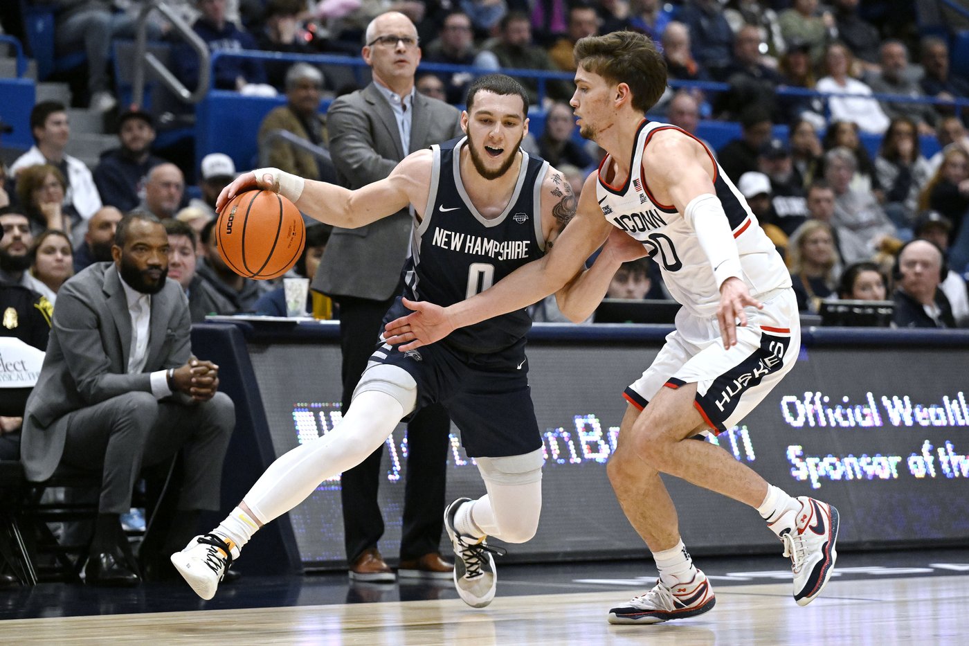 Alex Karaban has 17 points as No. 3 UConn overcomes sluggish start to roll past New Hampshire 92-53 | iNFOnews.ca