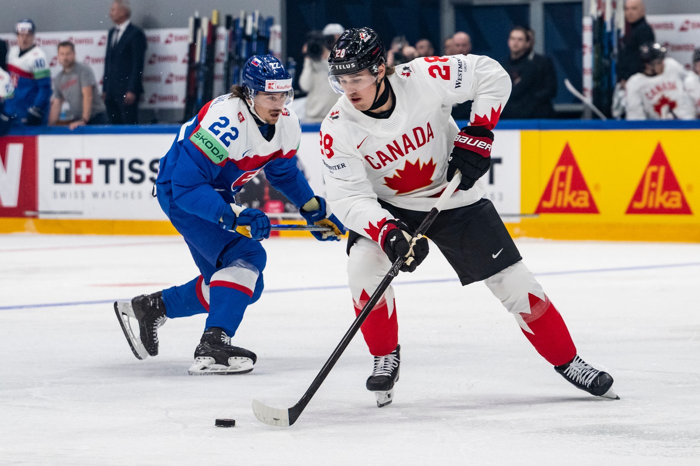 Canada scores 4 in the final period to beat Slovakia 5-1 at ice hockey worlds | iNFOnews.ca Canada scores 4 in the final period to beat Slovakia 5-1 at ice hockey worlds | iNFOnews.ca