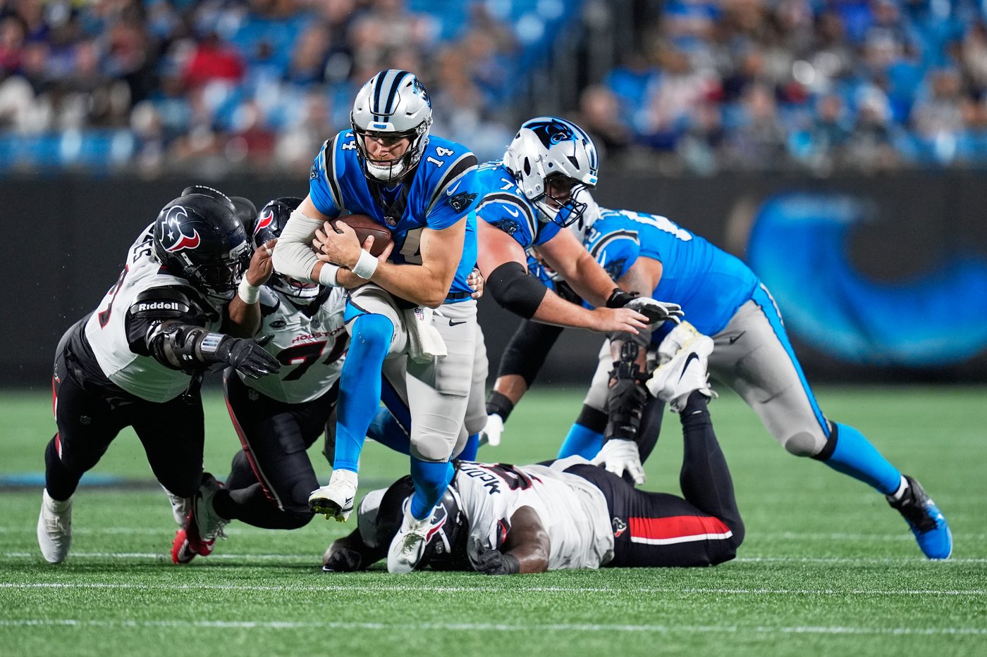 Miles Davis' TD run lifts Panthers to 16-13 win over Texans in preseason finale | iNFOnews.ca