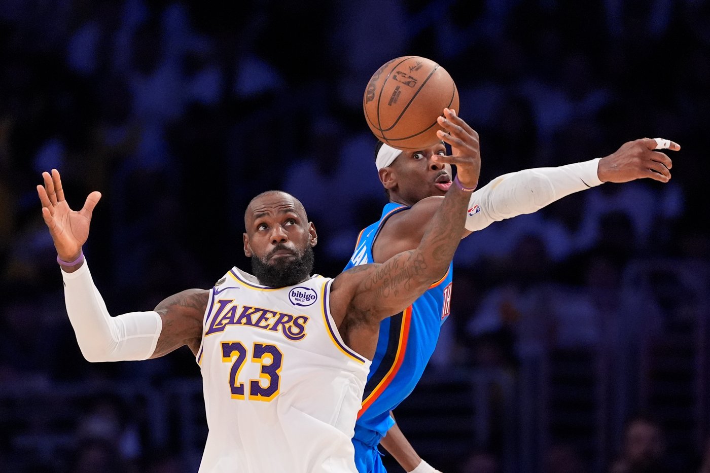Thunder charge past Lakers 131-108 in Game 3 for another blowout in the champs' 7-0 playoff run | iNFOnews.ca