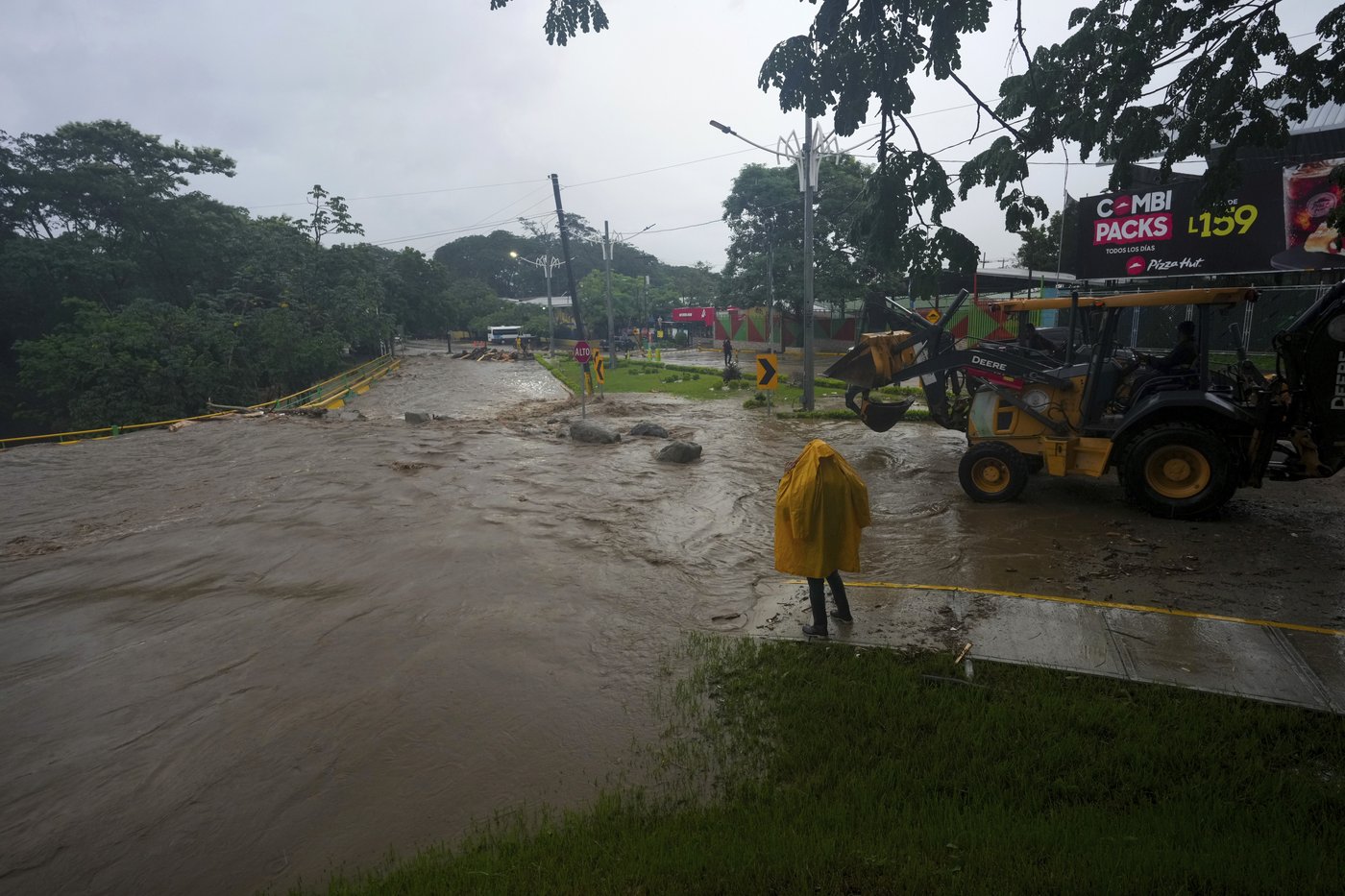 Tropical Storm Sara nears landfall in Belize after drenching Honduras | iNFOnews.ca