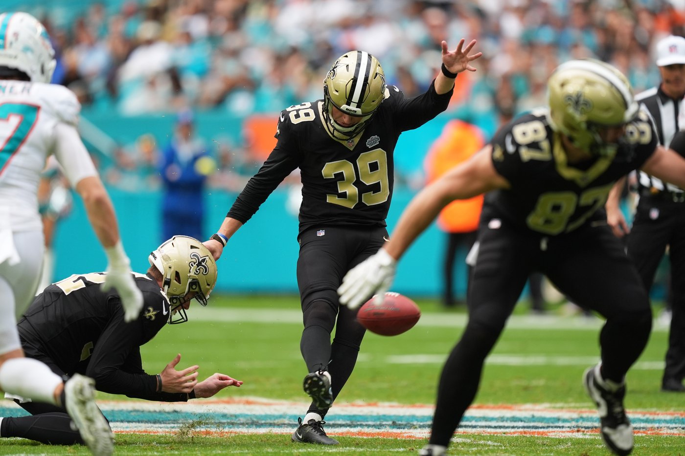 Northern Ireland kicker Smyth drills 56-yard field goal in Saints debut | iNFOnews.ca