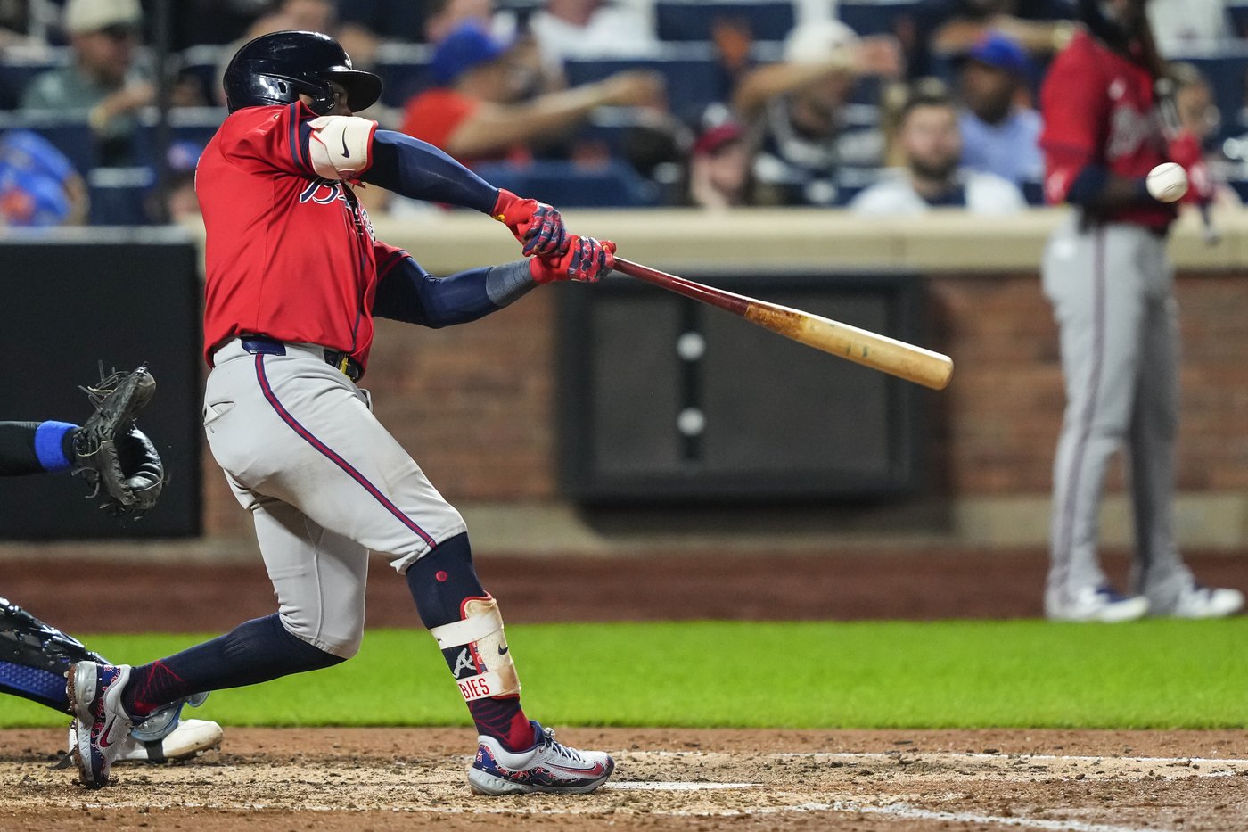 Albies' double in eighth inning secures Braves' 4-3 win over Mets | iNFOnews.ca