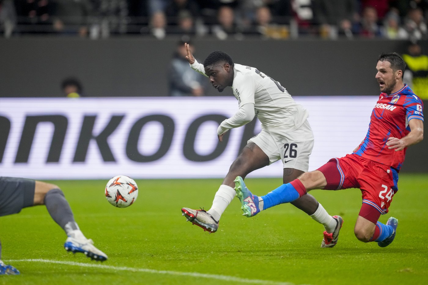 Tottenham overcomes early red card to post 3-0 win in revamped Europa League | iNFOnews.ca
