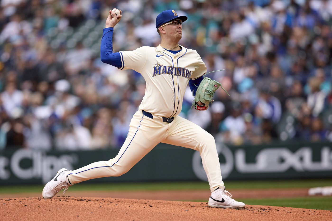 Cal Raleigh hits 10th homer, Logan Evans wins in debut as the Mariners beat the Marlins 7-6 | iNFOnews.ca