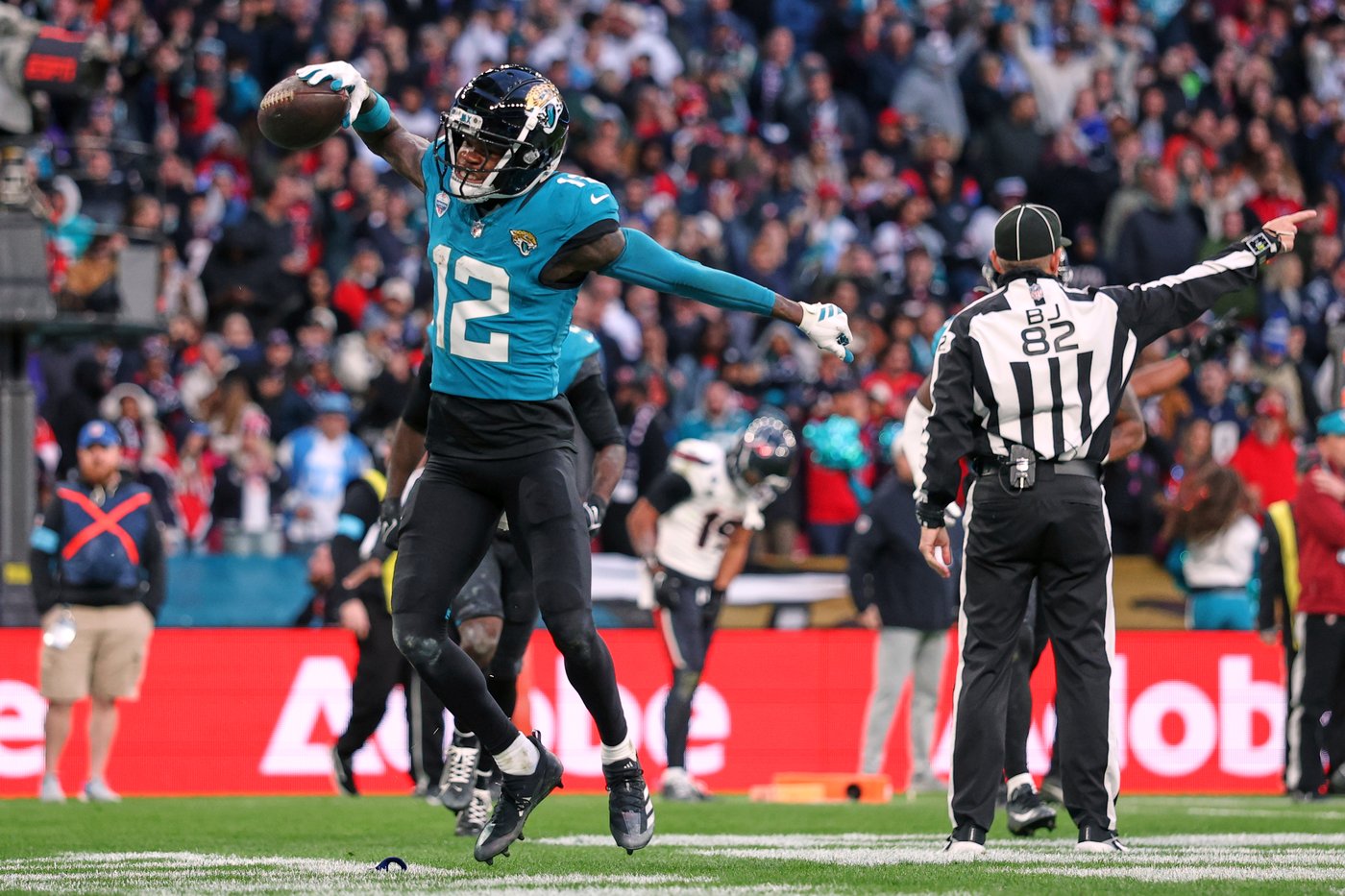 Two-way star Travis Hunter scores TD and makes interception in Jags’ 34-31 loss in London | iNFOnews.ca Two-way star Travis Hunter scores TD and makes interception in Jags’ 34-31 loss in London | iNFOnews.ca
