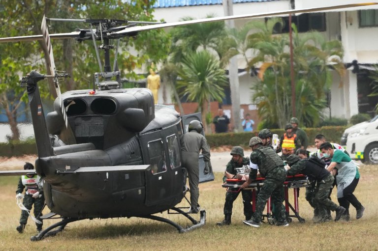 Renewed Thailand-Cambodia border fighting displaces hundreds of thousands | iNFOnews.ca