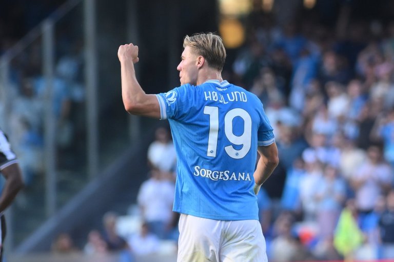 Striker Rasmus Hojlund completes permanent move to Napoli from Man United | iNFOnews.ca