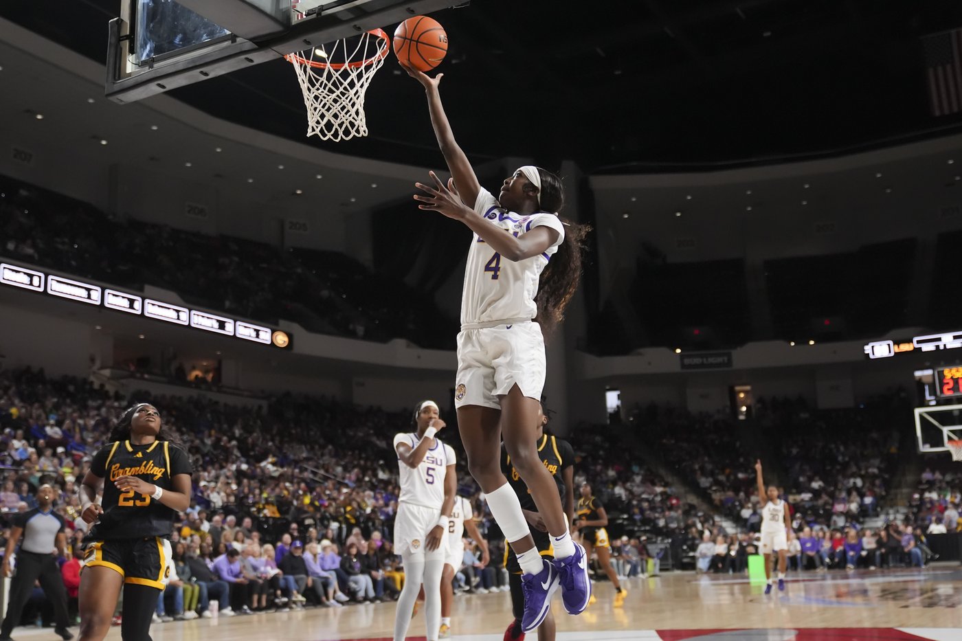 Aneesah Morrow scores 26 to lead No. 5 LSU over Grambling State 100-54 | iNFOnews.ca