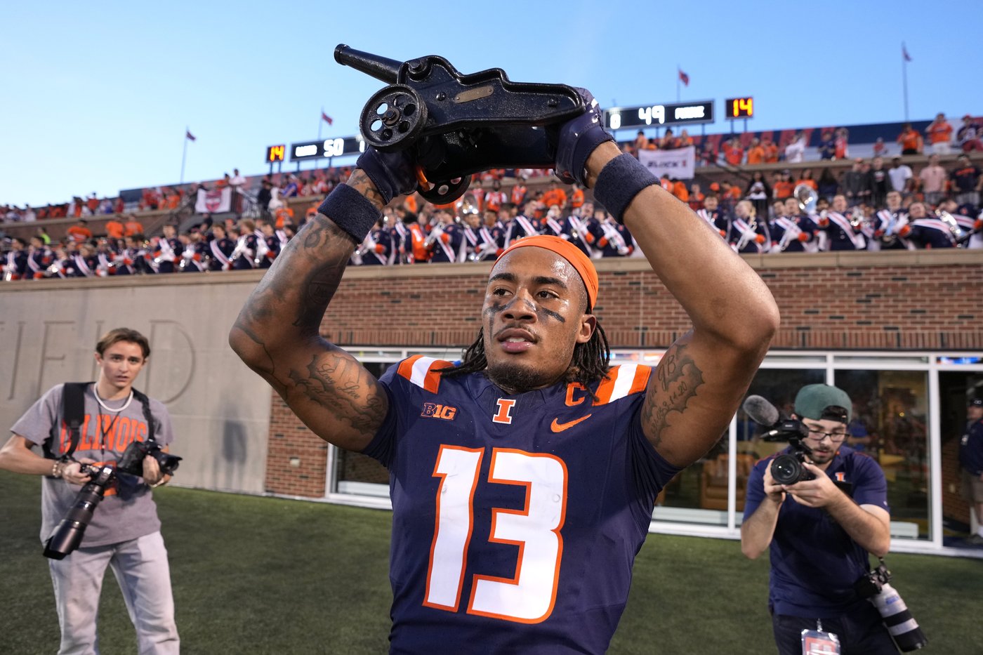 No. 23 Illinois outlasts Purdue 50-49 in overtime on sack on 2-point conversion | iNFOnews.ca No. 23 Illinois outlasts Purdue 50-49 in overtime on sack on 2-point conversion | iNFOnews.ca