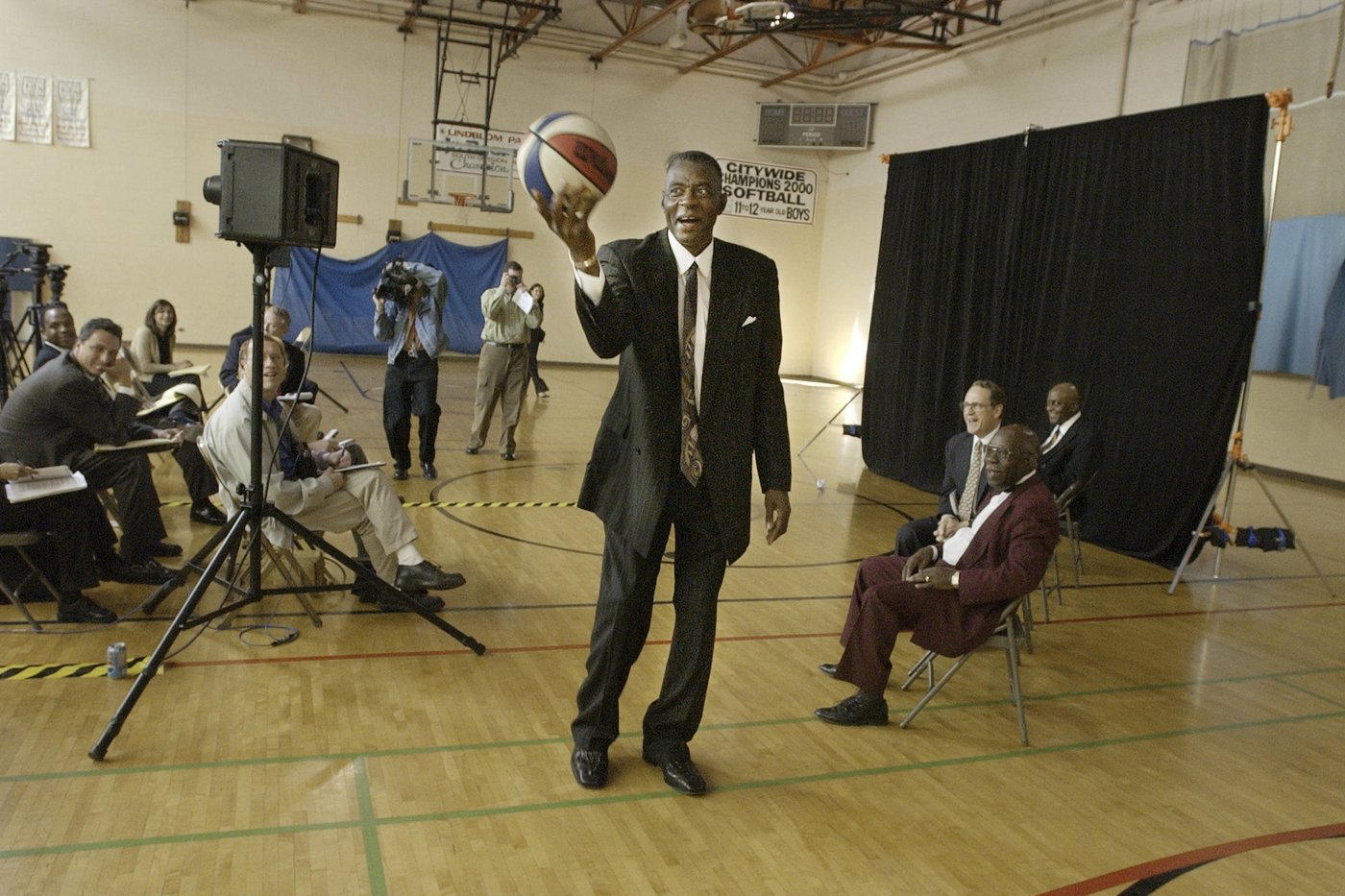 Doc Rivers gets emotional when talking about childhood hero Bob Love | iNFOnews.ca