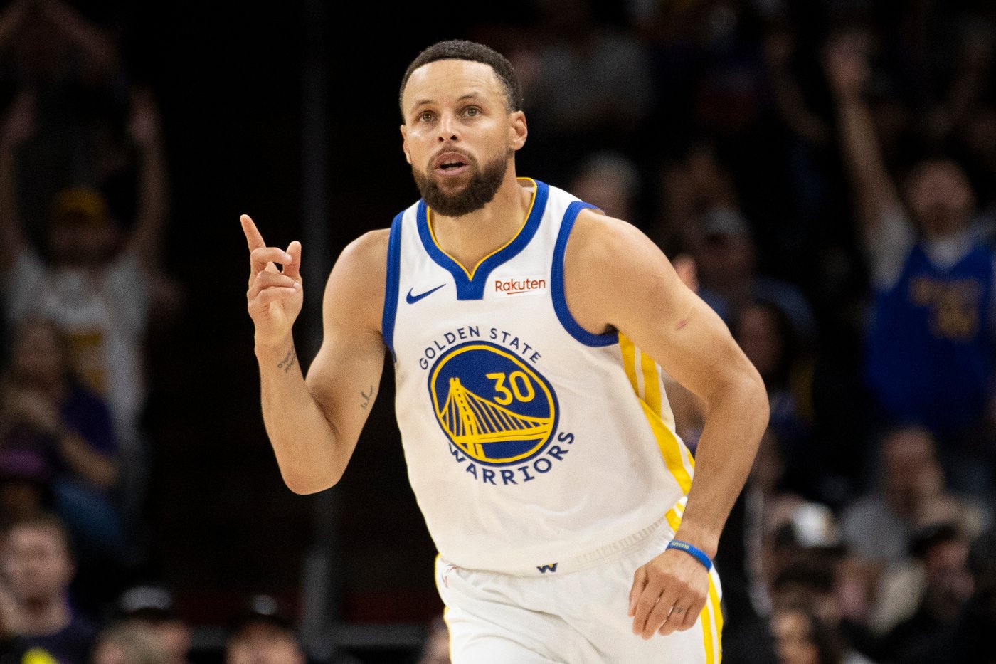 Green scores 36 points, Suns lock down Warriors, Curry in 111-96 win in NBA's play-in tourney | iNFOnews.ca