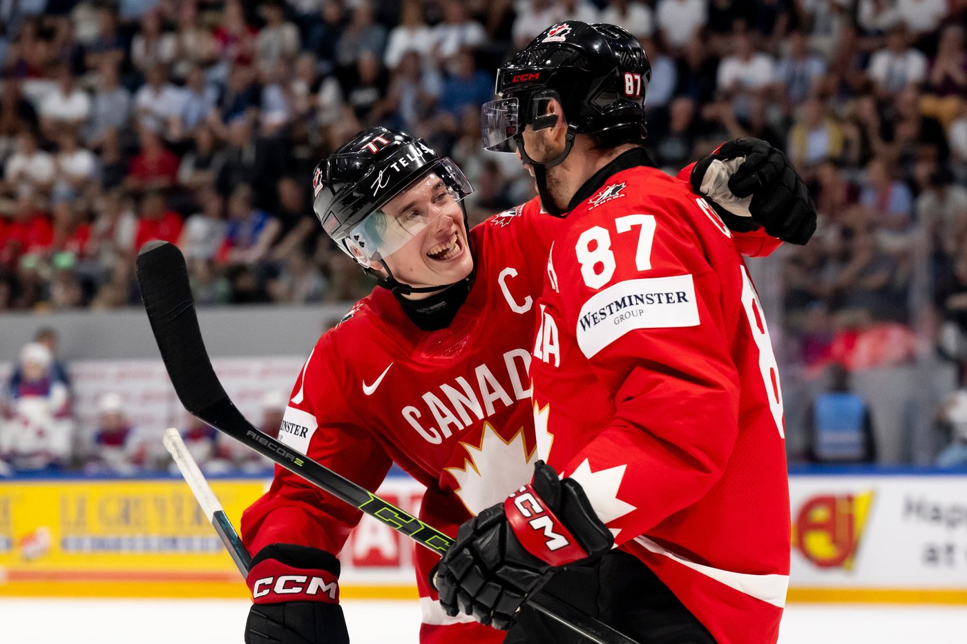 Greaves makes 34 saves, Canada blanks U.S. 4-0 in hockey worlds quarterfinal | iNFOnews.ca