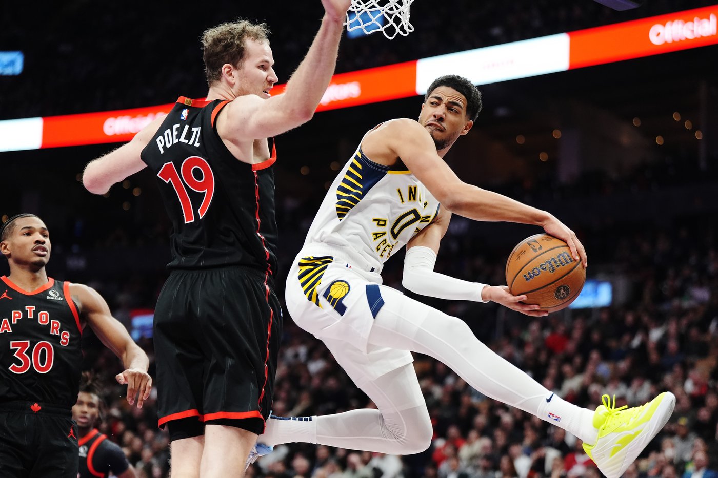 Barnes has career-high 35 points as Raptors beat Pacers 122-11 | iNFOnews.ca Barnes has career-high 35 points as Raptors beat Pacers 122-11 | iNFOnews.ca