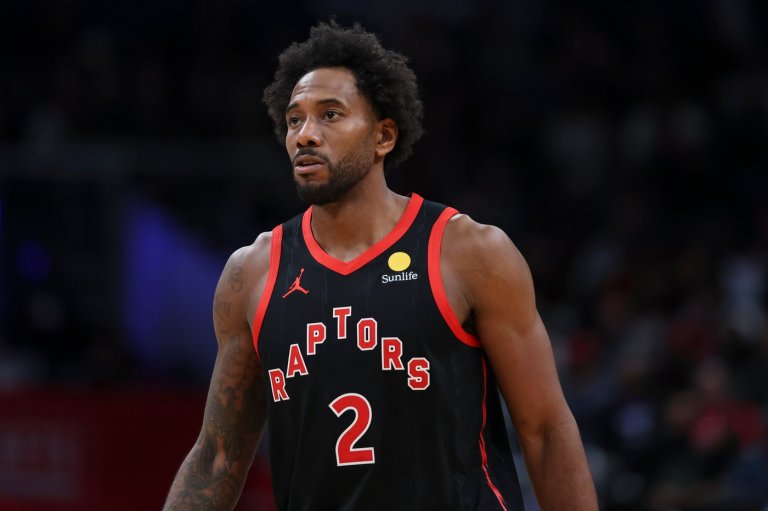 Raptors star Kawhi Leonard out at least one week with left knee injury | iNFOnews.ca