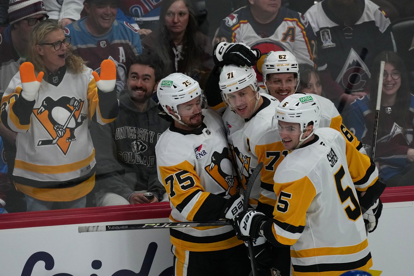 Malkin gets 2 goals in his return from suspension as the Penguins beat the NHL-leading Avalanche 7-2 | iNFOnews.ca Malkin gets 2 goals in his return from suspension as the Penguins beat the NHL-leading Avalanche 7-2 | iNFOnews.ca